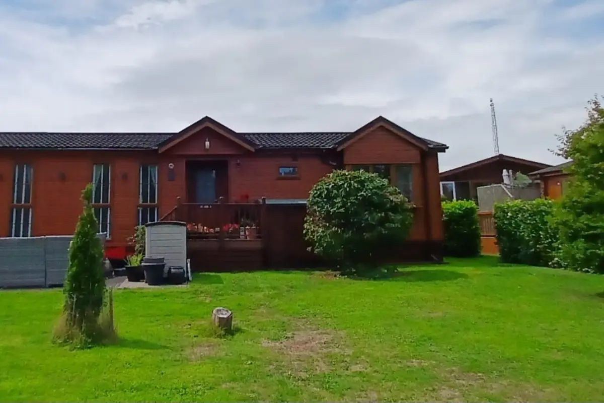 Tingdene Barnwell Lodge